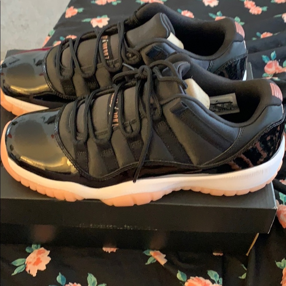 Brand new air Jordan 11 retro low gg
